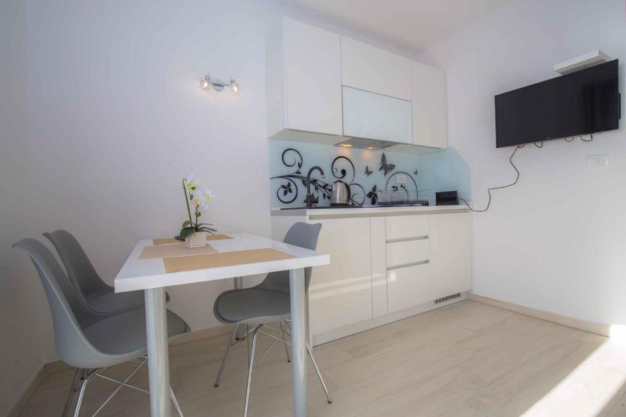 Apartments In Rogoznica 40364 Exterior foto