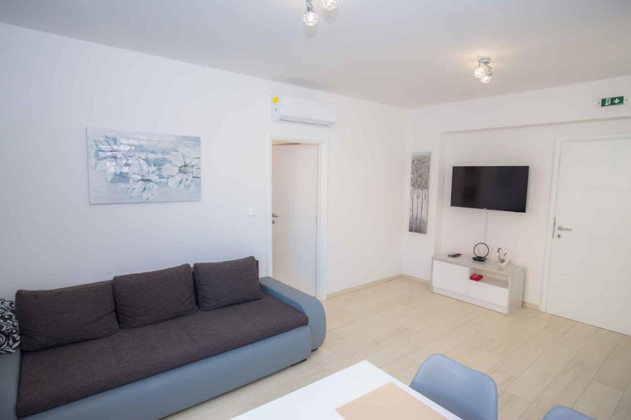 Apartments In Rogoznica 40364 Exterior foto