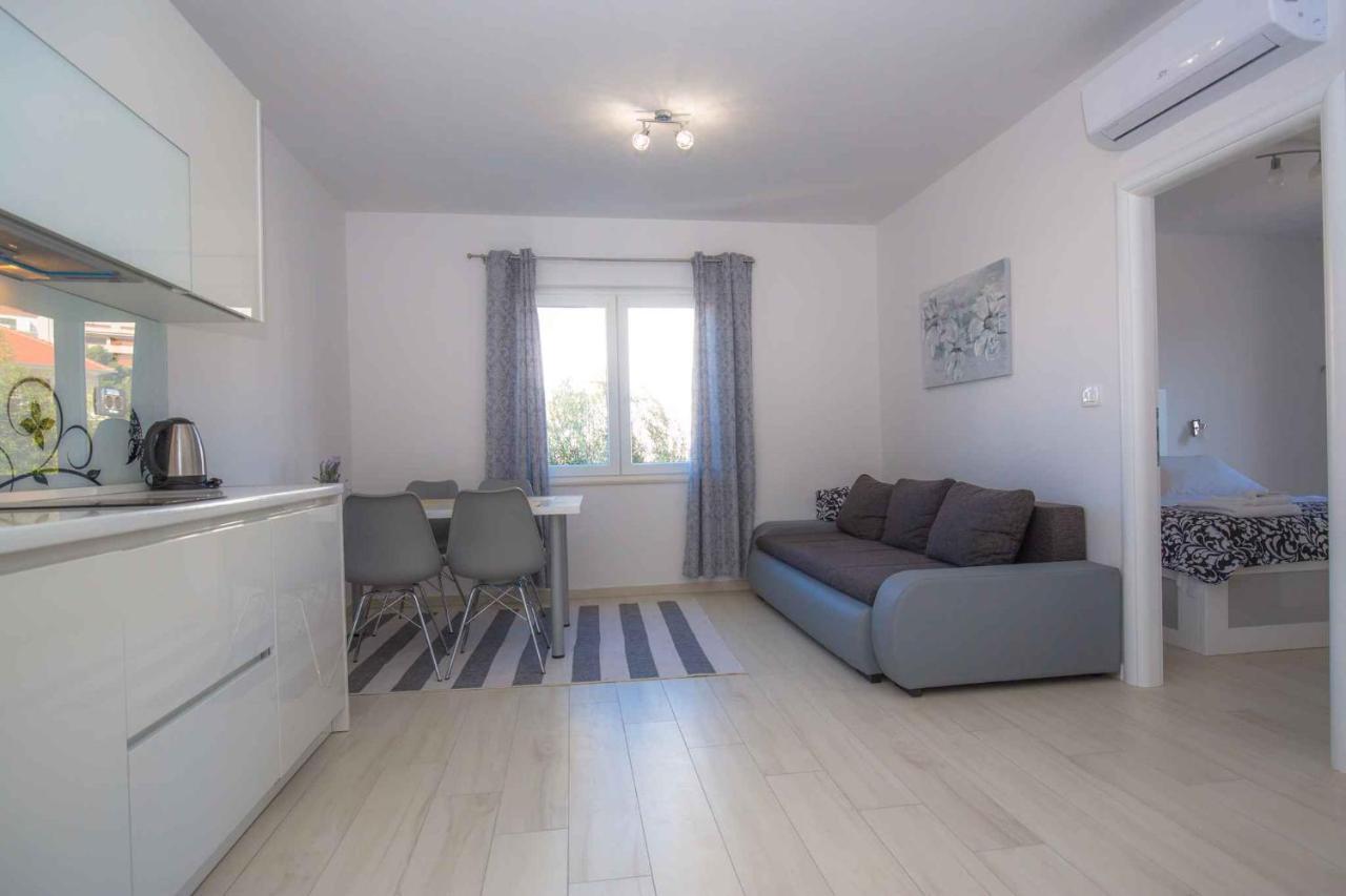Apartments In Rogoznica 40364 Exterior foto